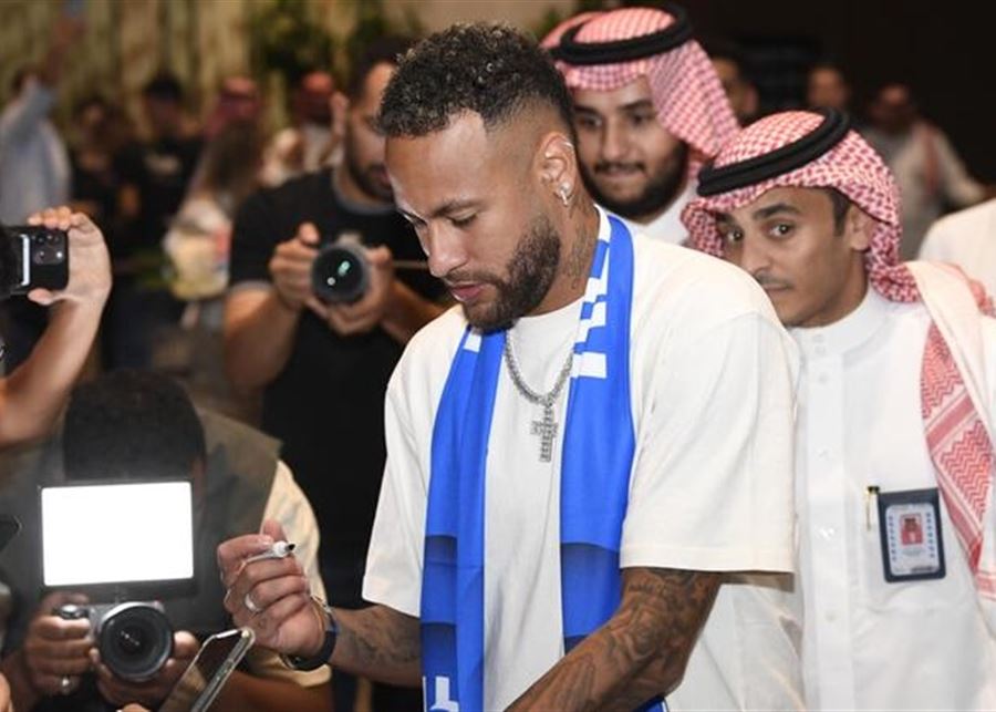 Neymar arrive en Arabie Saoudite avant la cérémonie de dévoilement