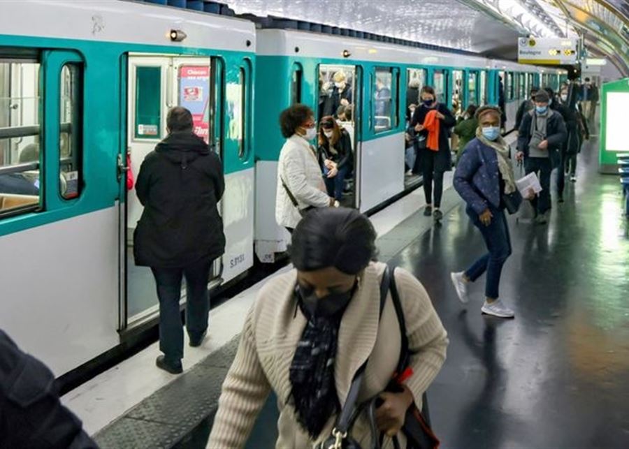 Masque dans les transports : la ministre de la Santé demande aux Français de le remettre