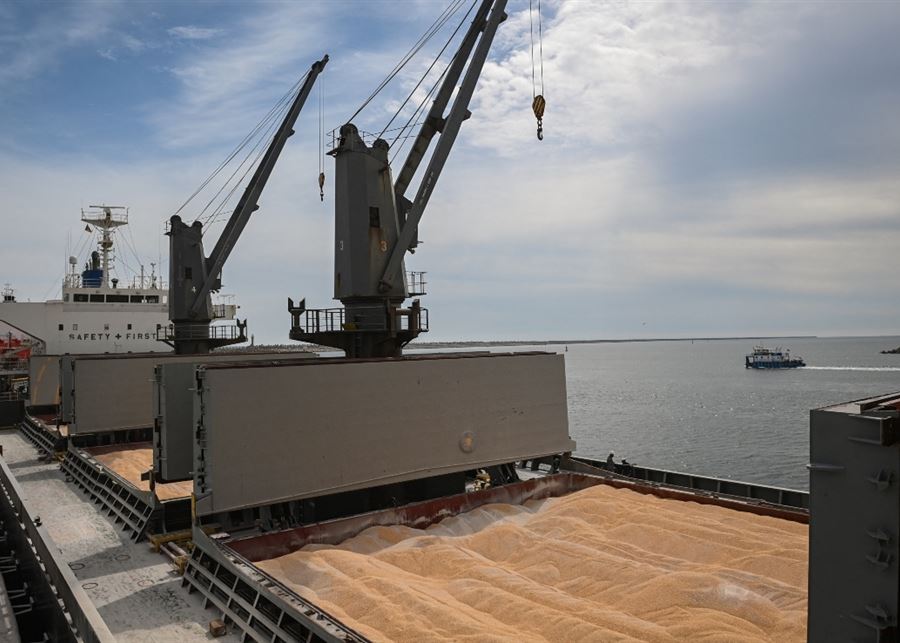 Navire russe transportant des céréales ukrainiennes cale dans les eaux turques