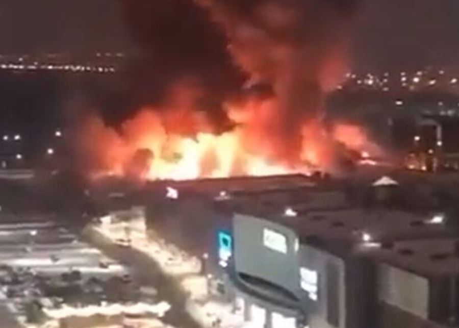 Russie: les services d'urgence face à un vaste incendie en banlieue de Moscou