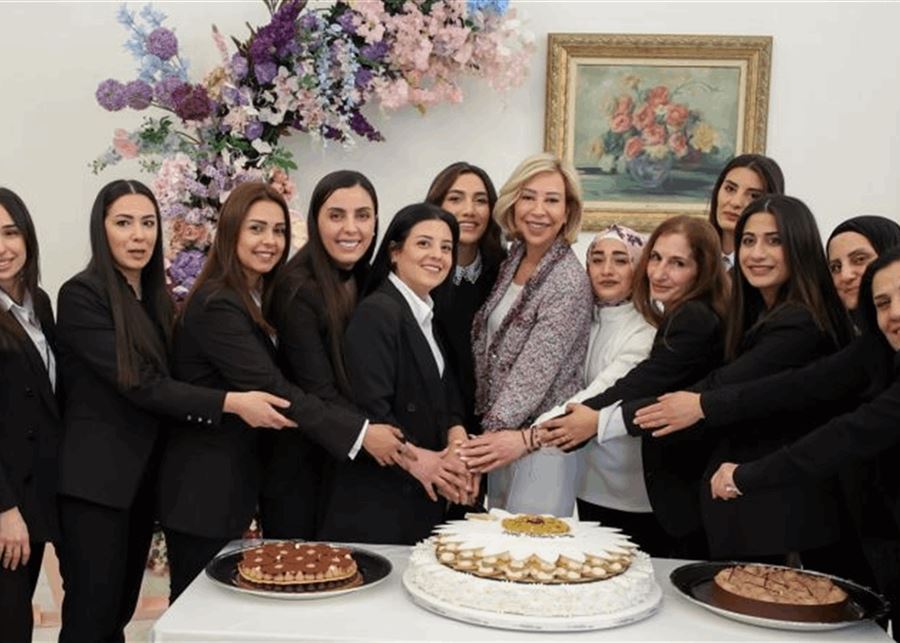 La Première Dame célèbre la Fête des Mères avec le personnel de la Présidence à Baabda