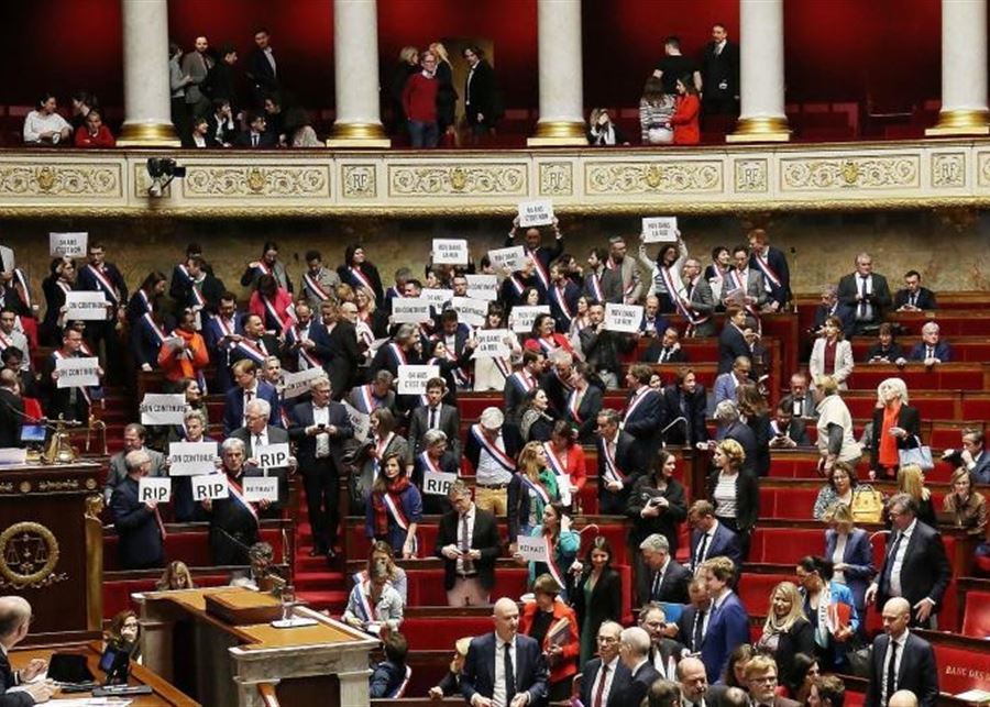 Retraites en France: l’adoption de la réforme estune «défaite», selon la presse française